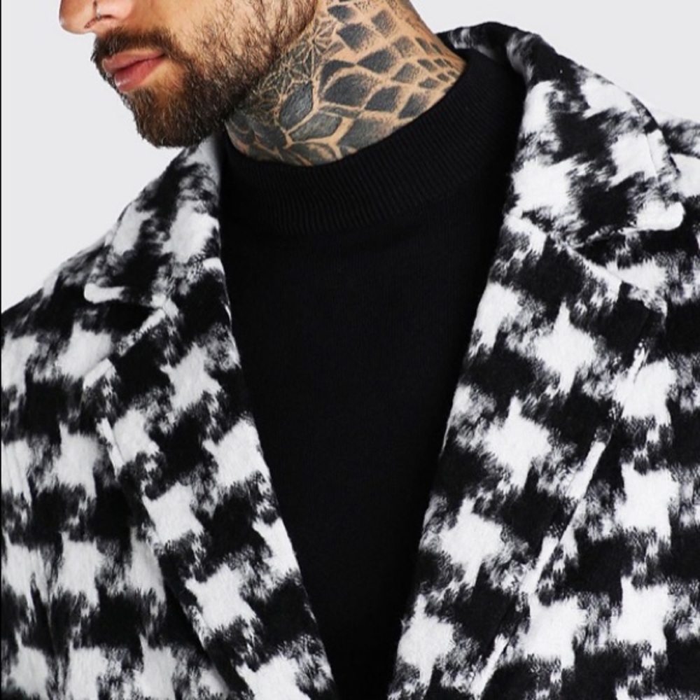 Houndstooth print overcoat